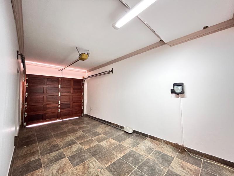 5 Bedroom Property for Sale in Birdwood Estate North West